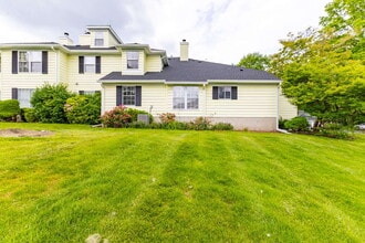 2404 Buckingham Cir in Middletown, NJ - Building Photo - Building Photo
