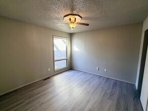 3714 53rd St, Unit A in Lubbock, TX - Foto de edificio - Building Photo
