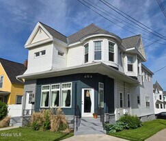 1687 Avenue A in Schenectady, NY - Building Photo