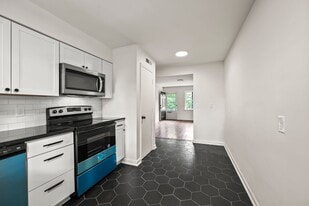 1640 W Northwest Blvd in Winston-Salem, NC - Building Photo