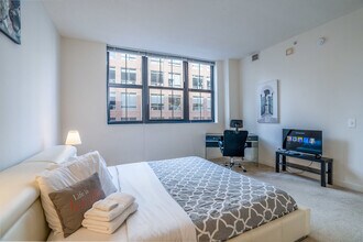 301-499-499 President St in Baltimore, MD - Building Photo - Building Photo