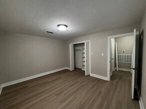 906 Llano St in Pasadena, TX - Building Photo - Building Photo