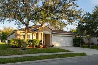 1100 W 13th Square in Vero Beach, FL - Building Photo - Building Photo