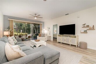1035 Tarpon Cove Dr, Unit 1603 in Naples, FL - Building Photo - Building Photo