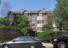 60 Kippendavie Ave in Toronto, ON - Building Photo