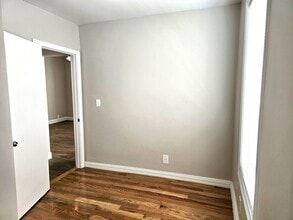 47 Lincoln St, Unit 2 in Stoneham, MA - Building Photo - Building Photo