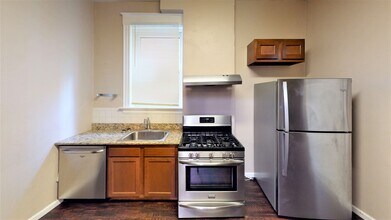 2358 Stratford Ave-Unit -2358S in Cincinnati, OH - Building Photo - Building Photo
