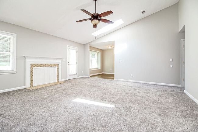 7 Poppy Meadow Ln in Simpsonville, SC - Foto de edificio - Building Photo