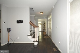 556 Winding Rose Dr in Rockville, MD - Building Photo - Building Photo