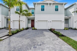 4531 Hollister Ave in Greenacres, FL - Building Photo