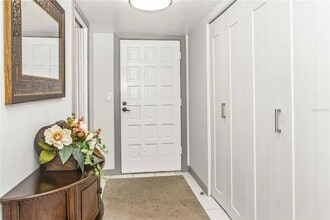 105 Island Way, Unit 142 in Clearwater, FL - Building Photo - Building Photo