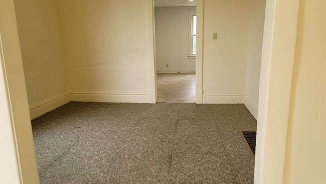 property at 517 E Broadway St