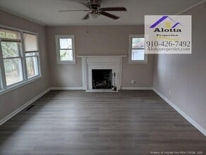 209 N Jackson St in Raeford, NC - Building Photo - Building Photo