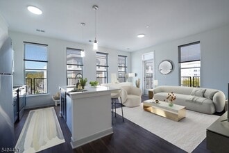 18 W Main St in Bound Brook, NJ - Foto de edificio - Building Photo