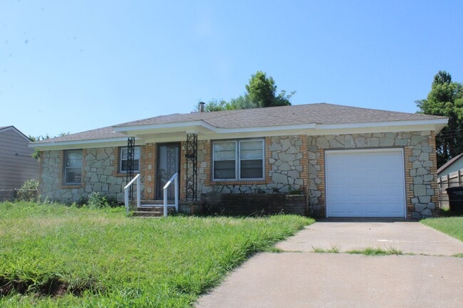 property at 3208 SE 20th St