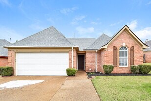 6942 Scofield Cove in Cordova, TN - Building Photo