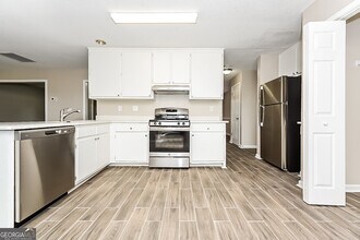 176 Pine Branch Dr in Stockbridge, GA - Building Photo - Building Photo