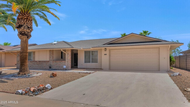 17227 N Country Club Dr in Sun City, AZ - Building Photo - Building Photo