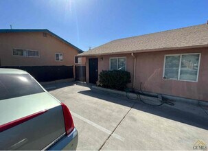 1821 Pacific St-Unit -B in Bakersfield, CA - Building Photo - Building Photo