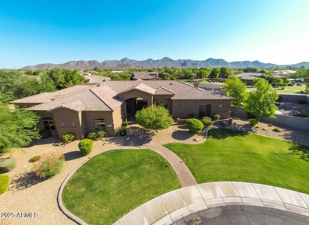 12142 E San Victor Dr in Scottsdale, AZ - Building Photo
