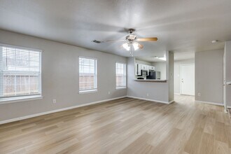 13704 Biggs St in Dallas, TX - Building Photo - Building Photo