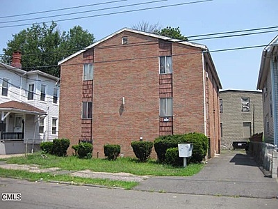 1610 Iranistan Ave in Bridgeport, CT - Building Photo