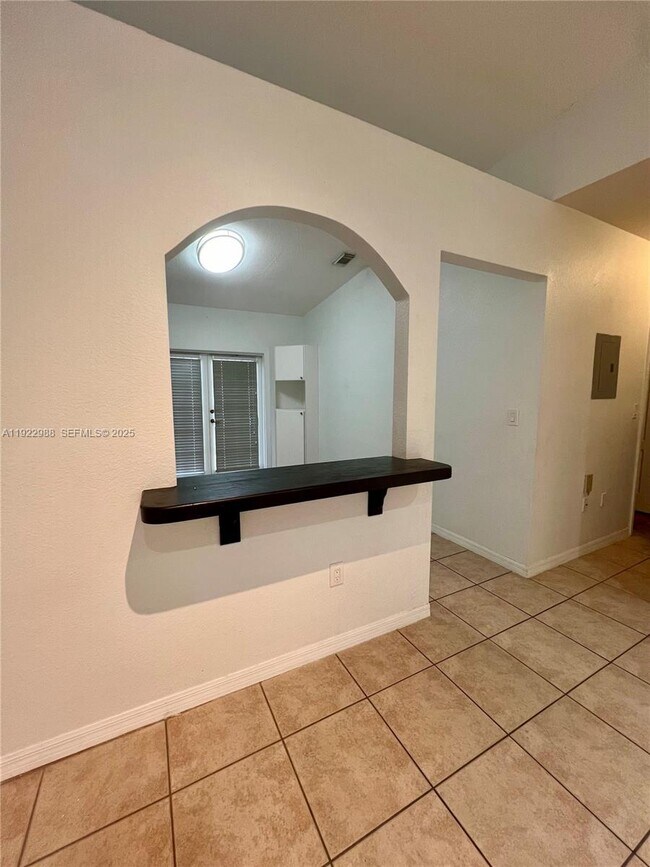 7665 NW 183rd Terrace in Hialeah, FL - Building Photo - Building Photo