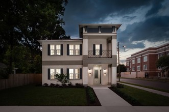 Duplex/multi-family in Tampa, FL - Building Photo - Building Photo