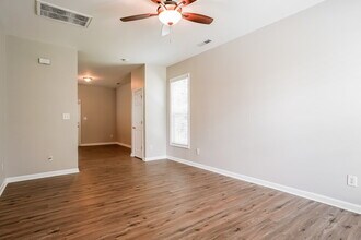3879 Pin Oak Rd in Raleigh, NC - Building Photo - Building Photo