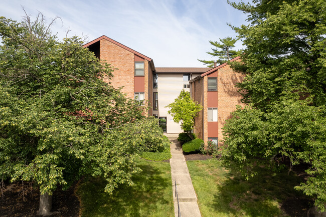 Alpine Terrace Condominiums in Cincinnati, OH - Foto de edificio - Building Photo