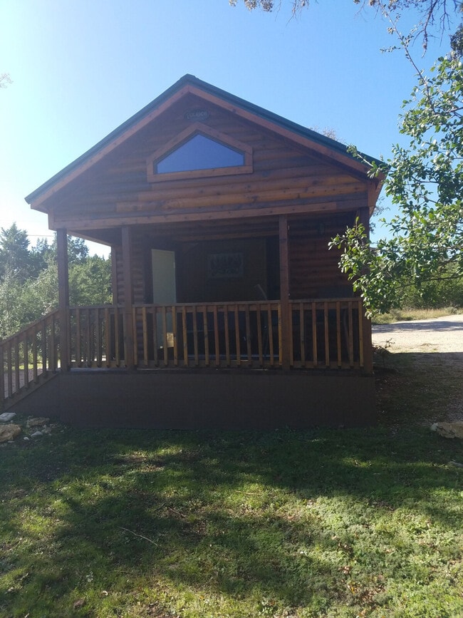 299 Willow Springs Dr in Pipe Creek, TX - Building Photo - Building Photo