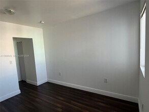 540 NW 7th St in Miami, FL - Building Photo - Building Photo