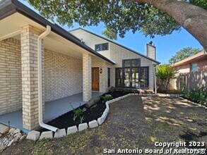 6426 Lochglen in San Antonio, TX - Building Photo - Building Photo