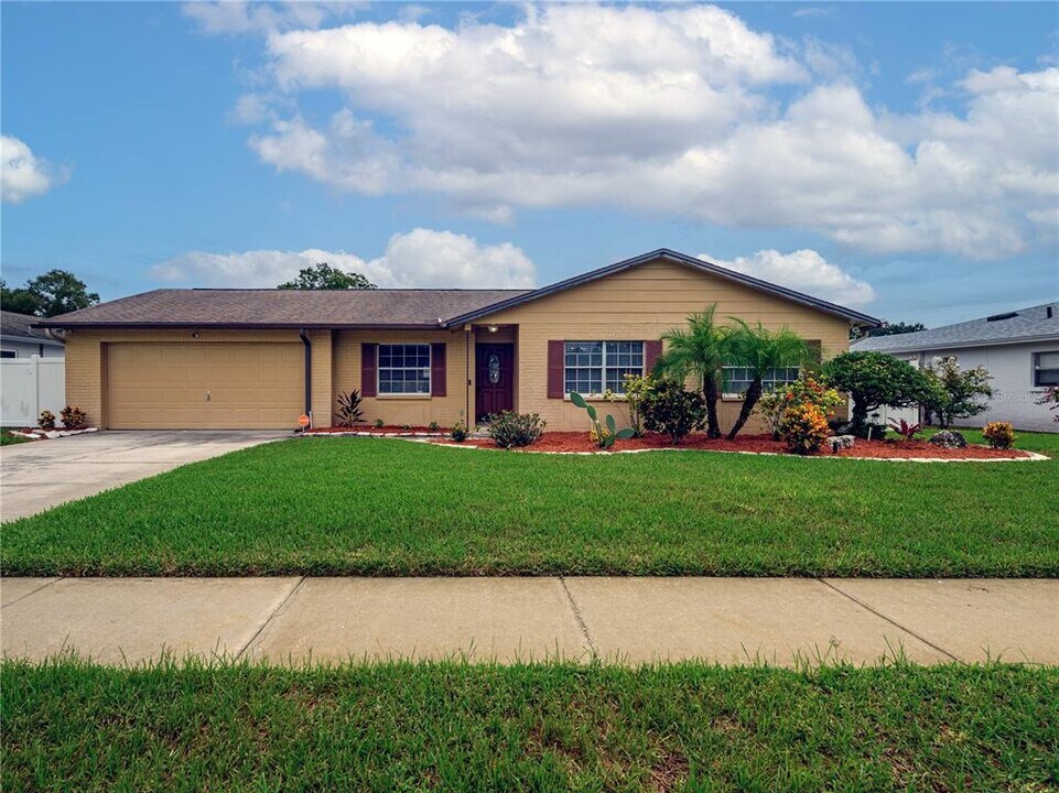 14605 Brentwood Ln in Tampa, FL - Building Photo
