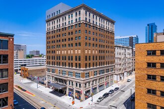 MAC Residences in Milwaukee, WI - Foto de edificio - Building Photo