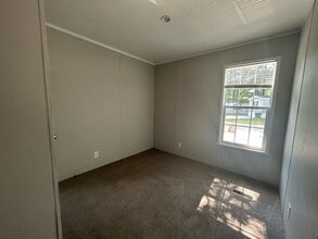 2457 E Birch Dr in Kawkawlin, MI - Building Photo - Building Photo