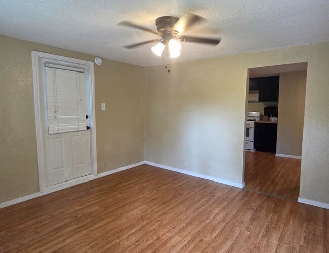 1211 3rd St in League City, TX - Building Photo - Building Photo