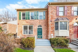 5461 Grove Ridge Way in North Bethesda, MD - Building Photo - Building Photo