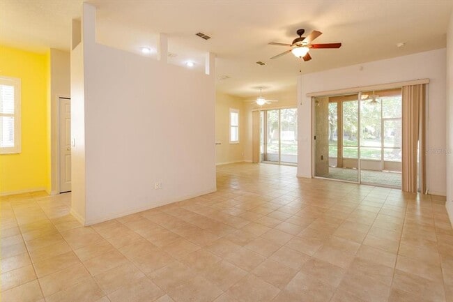 120 Crepe Myrtle Dr in Groveland, FL - Building Photo - Building Photo