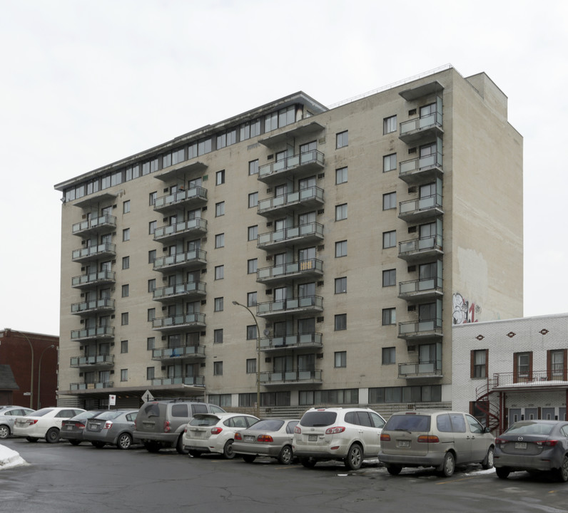 Le Royal Urbain in Montréal, QC - Building Photo