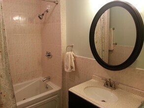 184 Green St, Unit 1 in Cambridge, MA - Building Photo - Building Photo