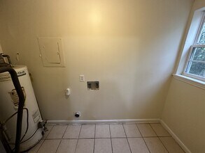 302 Pleasant St in Hinesville, GA - Building Photo - Building Photo