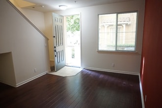 2196 Beech Cir in San Jose, CA - Foto de edificio - Building Photo