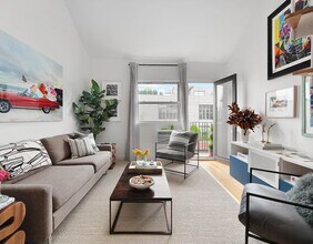211 Thompson St in New York, NY - Building Photo - Building Photo