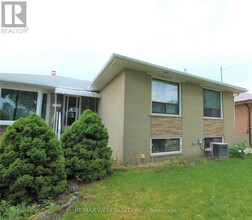 20 Celestine Dr in Toronto, ON - Building Photo - Building Photo
