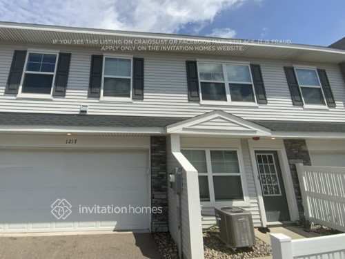 1217 Upper 142nd St E in Rosemount, MN - Building Photo