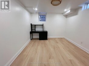 38 Whitford Rd in Markham, ON - Building Photo - Building Photo