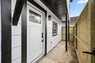 3229 Holman St in Houston, TX - Foto de edificio - Building Photo