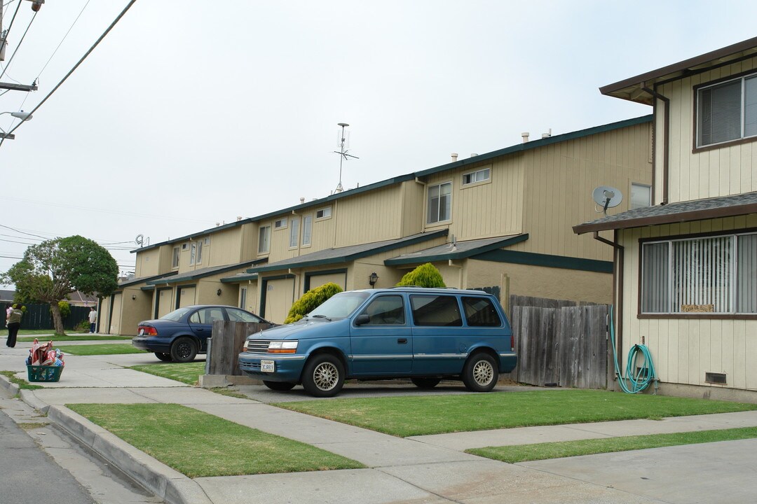 10541 Geil St in Castroville, CA - Foto de edificio