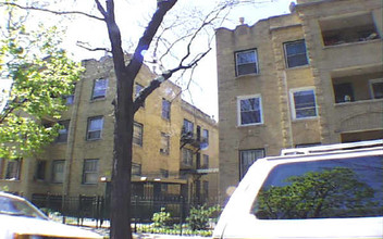 4710 N Bernard in Chicago, IL - Building Photo - Building Photo